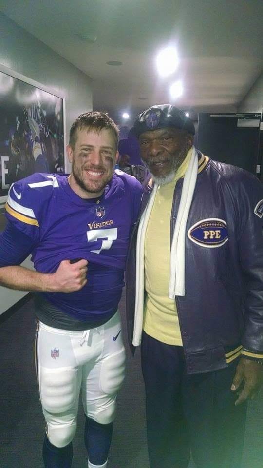 CarlEller81's tweet photo. Heard Case Keenum could get the nod for Chicago this week. I'll never forget this moment after the Minneapolis Miracle. https://t.co/iztKuBx0Ea