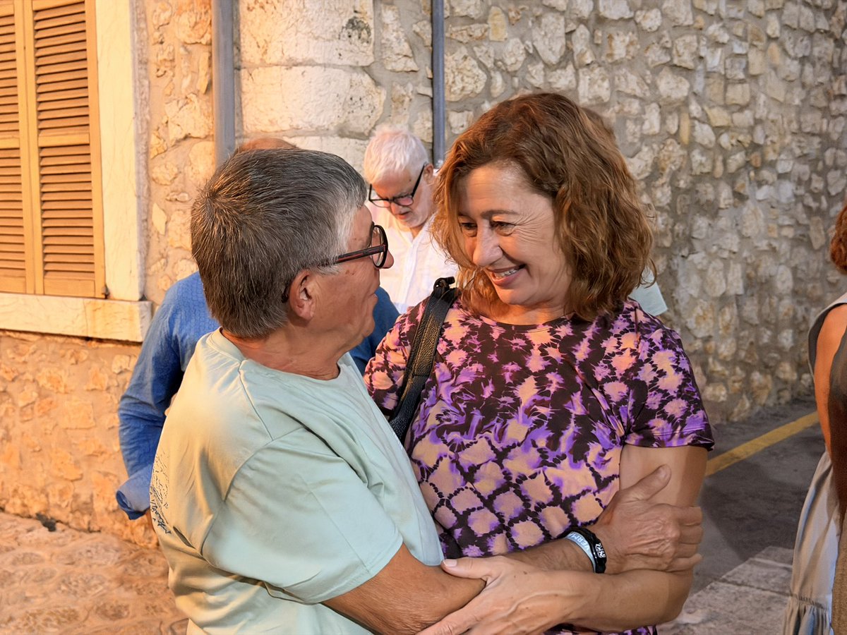 F_Armengol's tweet photo. Un vespre molt especial a Binissalem, compartint el Sopar a la Fresca amb companyes i companys, conversant, rient i gaudint d’aquests moments.

Gràcies per l’acollida, per la vostra estima i per aquestes estones que ens donen força. https://t.co/qYd2WKZ79I