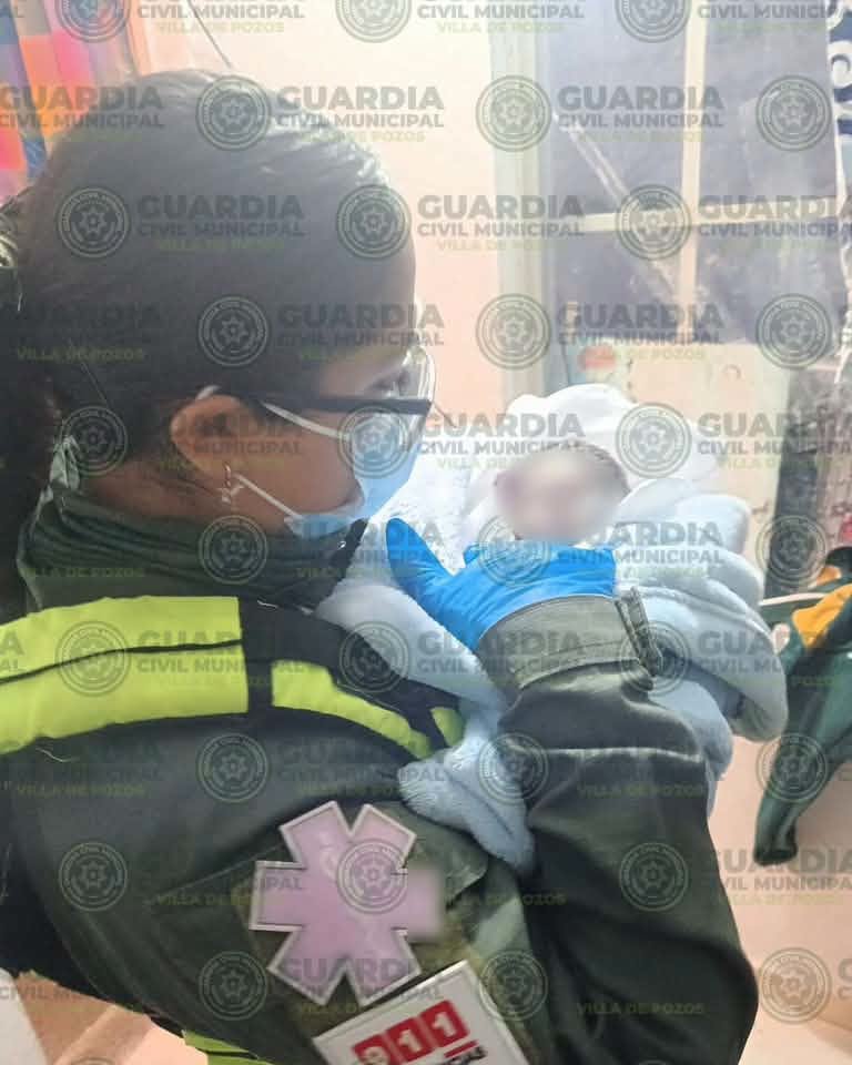 EmisorSLP's tweet photo. https://t.co/ha4dph9obS Bebé nace en vivienda de Villa de Pozos tras parto de emergencia https://t.co/GaFfkDWBPU