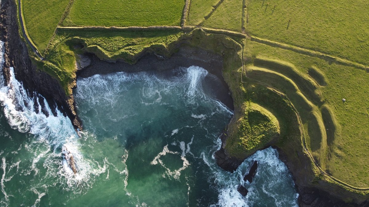 outdoorsligo's tweet photo. Explore Aughris Head on the Wild Atlantic Way, a peaceful coastal walk in County Sligo featuring rugged cliffs, pebble beaches, sea cave,...
https://t.co/Smr8Pr8gjV #sligo #wildatlanticway @wildatlanticway https://t.co/irj01WHvc2