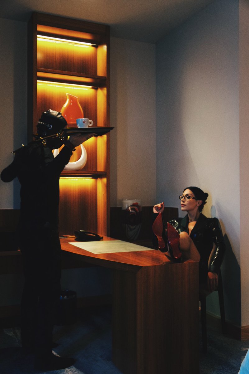 TheDominaLexi's tweet photo. A day at Lady Lexi‘s office. https://t.co/3ZfkECznkG