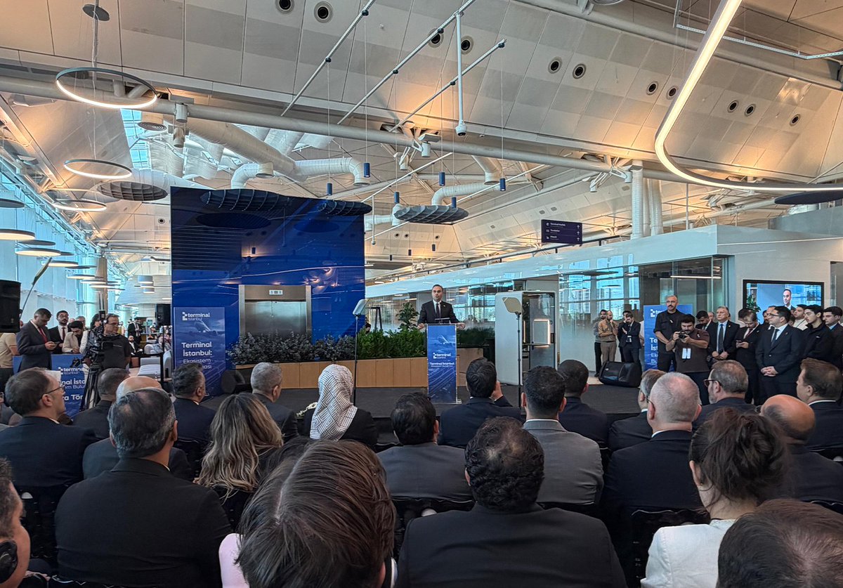 habitatdernegi's tweet photo. Terminal İstanbul’un Ekosistem Paydaşı Olduk. ✍️ 

Türkiye’nin girişimcilik ve teknoloji ekosisteminin yeni buluşma noktalarından biri olacak Terminal İstanbul’da, Habitat Derneği olarak biz de yerimizi alıyoruz. Türkiye Cumhuriyeti Sanayi ve Teknoloji Bakanı Sayın Mehmet Fatih Kacır’ın teşrifleriyle gerçekleştirilen Ekosistem İş Birliği İmza Töreni’nde ekosistem paydaşı olarak imzamızı attık. 🤝

Gençleri, girişimcileri ve teknoloji odaklı fikirleri destekleyen çalışmalarımızı Terminal İstanbul’un güçlü ekosistemiyle buluşturacak; yeni iş birlikleri ve yeni fırsatlar için birlikte üretmeye devam edeceğiz. 🚀

Terminal İstanbul’da görüşmek üzere! 👋