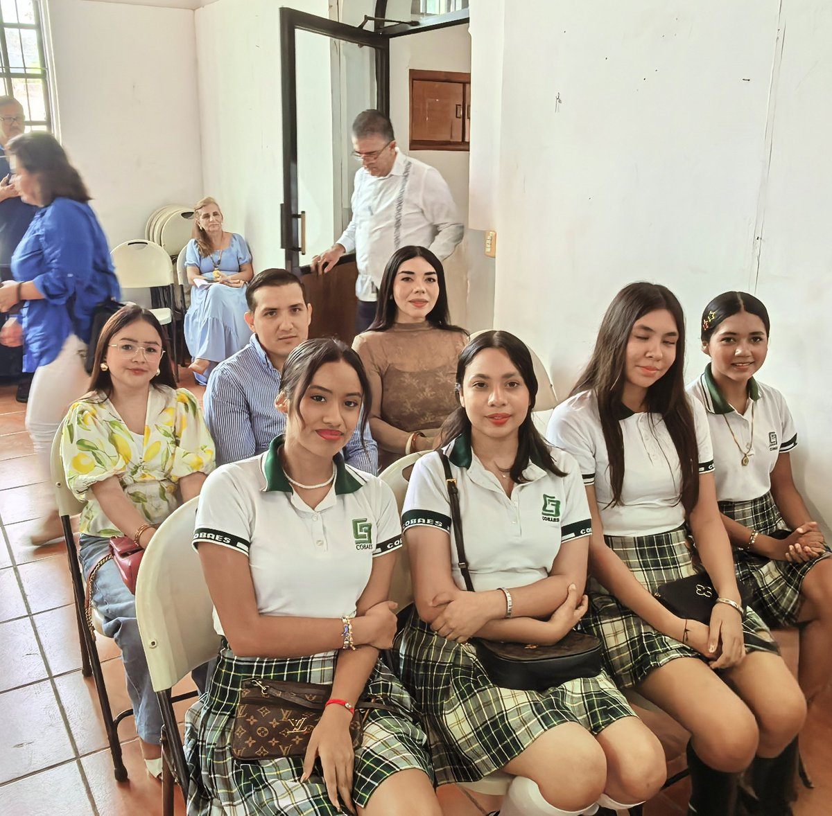 CobaesZonaO2's tweet photo. Se llevó a cabo el curso-taller “El Impacto de las Emociones en el Aprendizaje”, dirigido a los Comités de Bienestar para la Paz de los planteles de @CobaesZonaO2. La actividad forma parte del programa Bienestar Para La Paz y de la estrategia nacional El ABC de las Emociones. https://t.co/kfwdgrp1BE