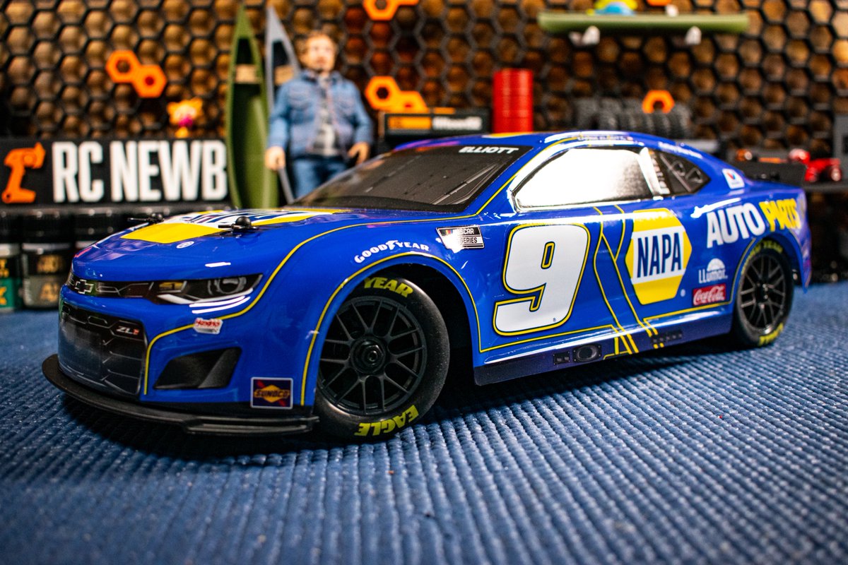 SmallScaleRC's tweet photo. There have been several amazing deals on Losi's NASCAR RC Car lately, and they were enough to get me to pull the trigger on two of these driveway demons. After giving this car a once-over on the bench and an all-too-brief shakedown in my driveway… https://t.co/C27C6ia2um