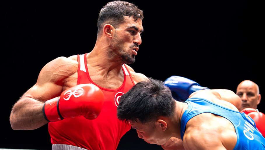 FB_Kadin_Spor's tweet photo. Fenerbahçeli milli boksörümüz Emrah Yaşar, Bulgaristan’ın ev sahipliğinde düzenlenen 2026 Avrupa Boks Şampiyonası’nda 90 kilo finalinde İspanyol Enmanuel Reyes Pla'yi yendi ve Avrupa Şampiyonu oldu.
 Milli sporcumuz Emrah Yaşar’ı tebrik ediyoruz. https://t.co/pPS9S55diQ