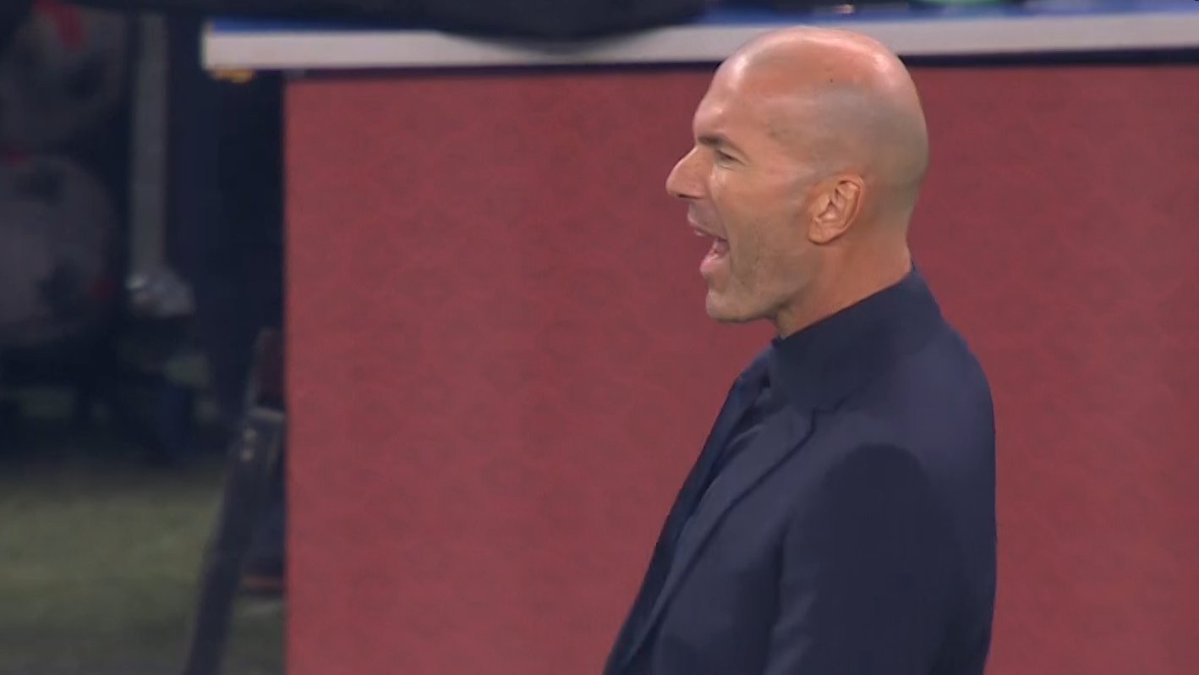 RMCsport's tweet photo. La réaction de Zizou sur l'enroulée d'Olise et la parade exceptionnelle de Cakir ! 
https://t.co/okrIIiBCmL https://t.co/I8HxkJunSY