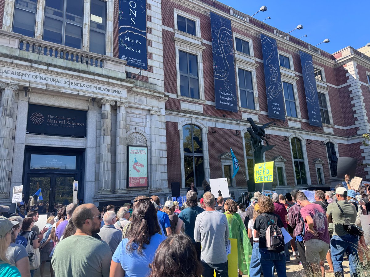 amandasoskin's tweet photo. My gr8-uncle biochemist Ernst Chain won a @NobelPrize for penicillin.
Closing #Philadelphia’s Academy of Nat. Sciences museum is the opposite of what he stood for: public science, discovery, knowledge shared.
Tell @AcadNatScipublic @DrexelUniv: keep it open.
#SaveTheAcademy https://t.co/b4NrcMgfkZ