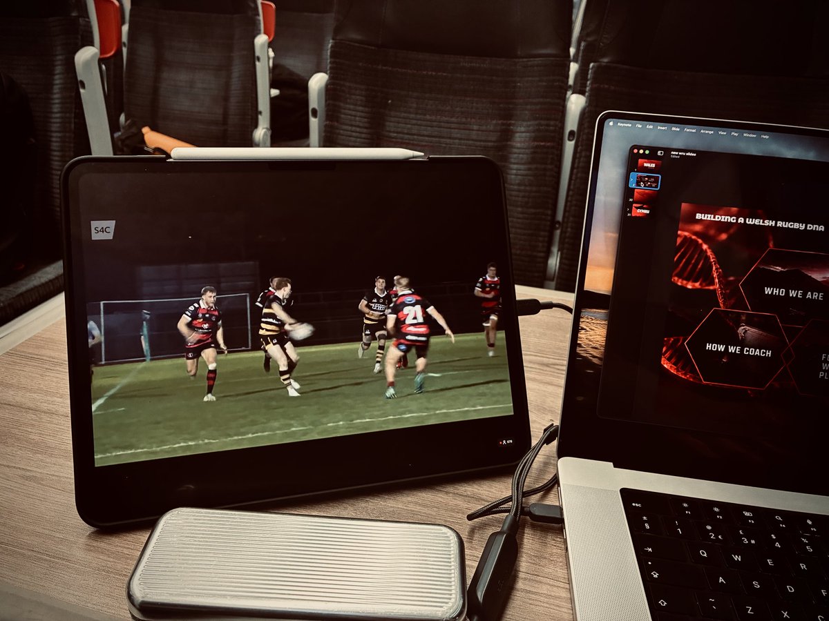 Mr_RhysLong's tweet photo. On the train back from Colwyn Bay, after a good meeting with the North Wales Rugby Council, and Newport v Aberavon are serving up a cracking first half in the SRC 👏

@S4Cchwaraeon https://t.co/RahytzD2yM