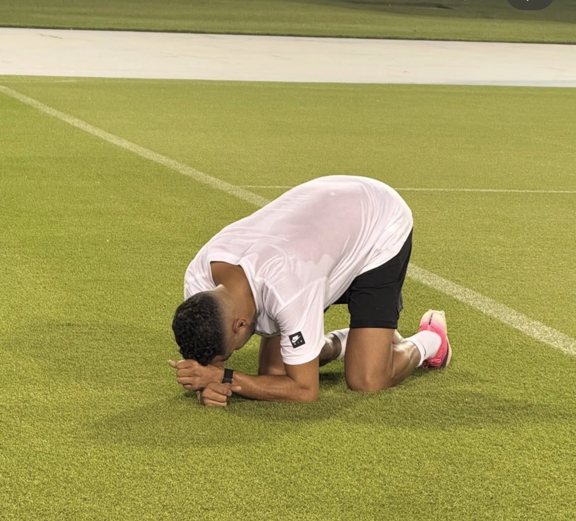 GioMahrez_26's tweet photo. Ton heure reviendra ☝️⏳️

@Mahrez22  https://t.co/0AdZRlDmkv