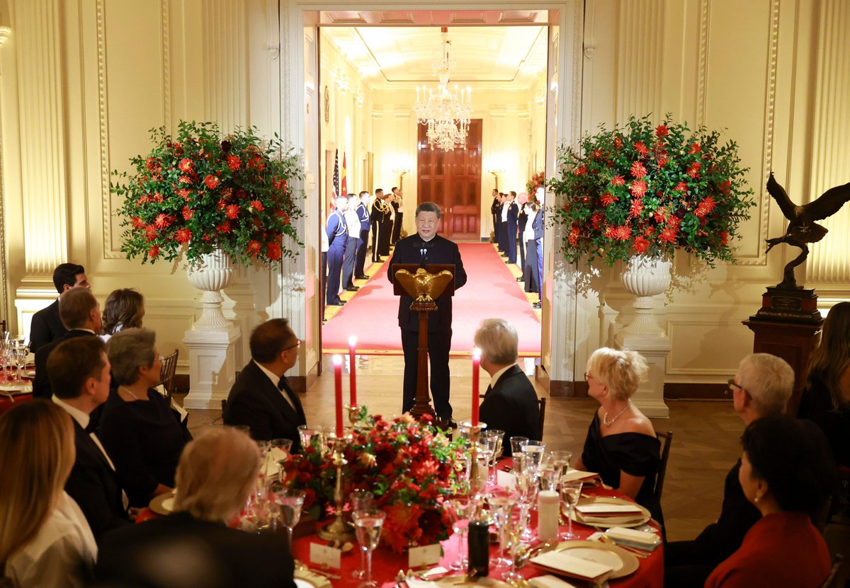 XHNews's tweet photo. Trump's special arrangements for Xi's U.S. visit
U.S. President Donald Trump has made many special arrangements for Chinese President Xi Jinping's visit, which underscores the significance of the visit and the exceptional welcome extended to the Chinese leader. The following are some of the arrangements:
-- Xi and his wife Peng Liyuan were warmly greeted by Trump and his wife, Melania Trump, at the airport in a rare planeside welcome.
-- A 21-gun salute was fired to welcome Xi upon his arrival, which was among the highest military honors and rarely rendered at an airport.
-- Two military flyovers, one at the airport and the other at the welcome ceremony held at the White House, were conducted in honor of Xi's visit.
-- Peng visited the National Museum of Asian Art accompanied by Melania Trump.
-- Xi and Peng attended a state dinner hosted by Trump and his wife at the White House, with heads from major U.S. tech companies and business leaders in attendance.
-- Xi and Peng had a tea chat with Trump and his wife at the White House.
-- Xi and Peng visited the U.S. National Archives, accompanied by Trump and his wife, before they wrapped up the state visit.