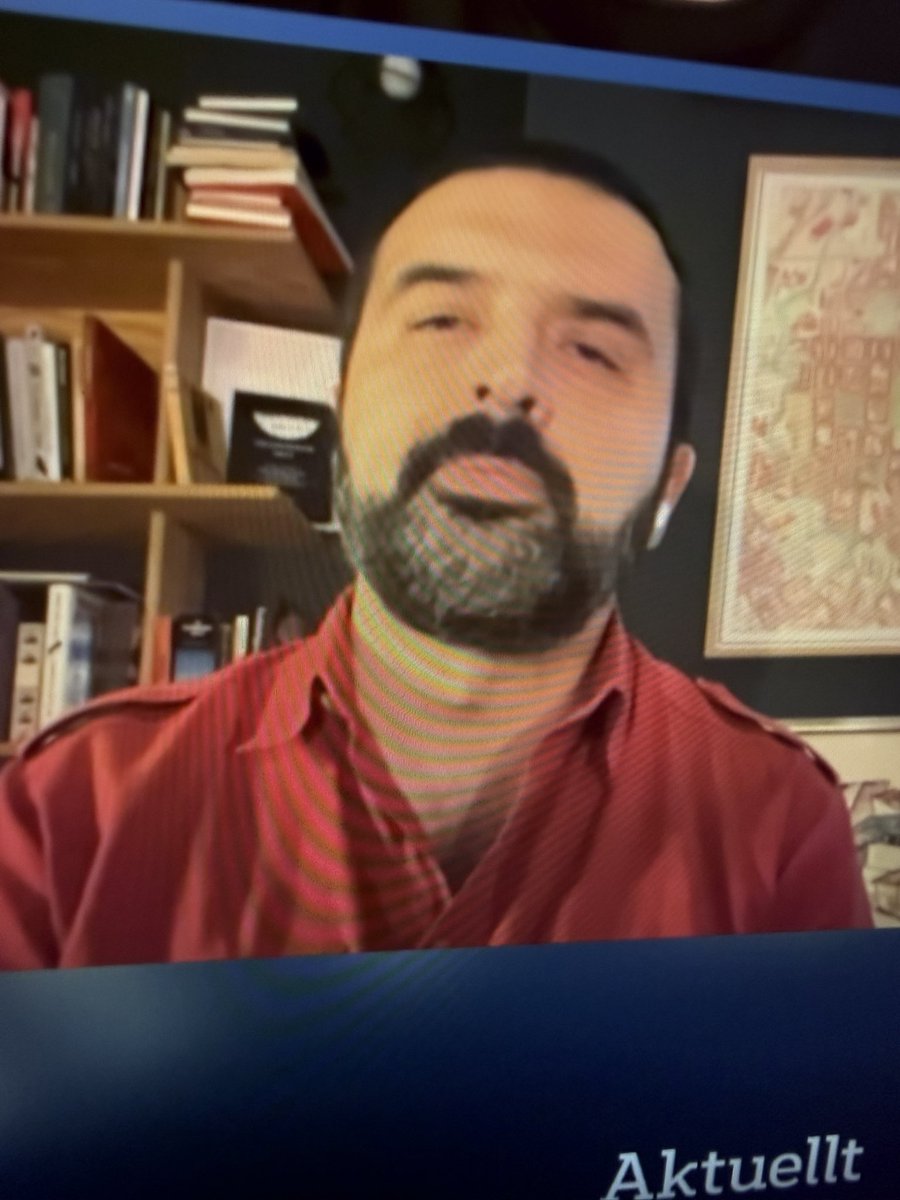 Tobbe_Hahnsson's tweet photo. Ursäkta mig, vad gör Ali Esbati i Aktuellt?
Den kommunist -och föredettingen. 
Jag mår illa av hans uppsyn! https://t.co/SVCUbt3SfQ
