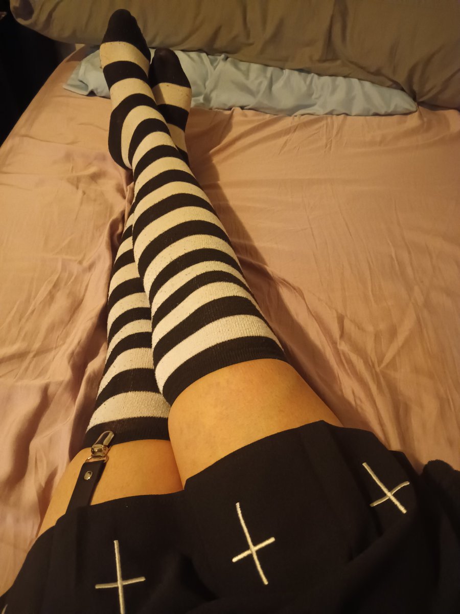 musequinox's tweet photo. Happy femboyfriday! #femboy #femboyfriday #twink #bi #thighs https://t.co/l8VoW01SRZ