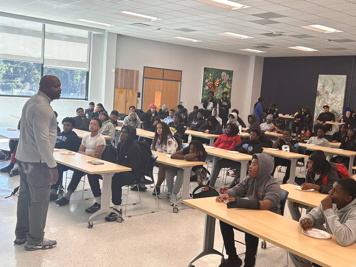 RNEcavsfootball's tweet photo. Even on a bye week, our players are still locked in! 

Huge thank you to Terrance Tucker ( @tuckprojectsc ) for dropping some knowledge on our football team - Perspective vs. Perception! It’s bigger than football! 🏈 
.
.
.

#TheCavsWay ⚔️
#TheNorth https://t.co/ZM5vBHfOBs