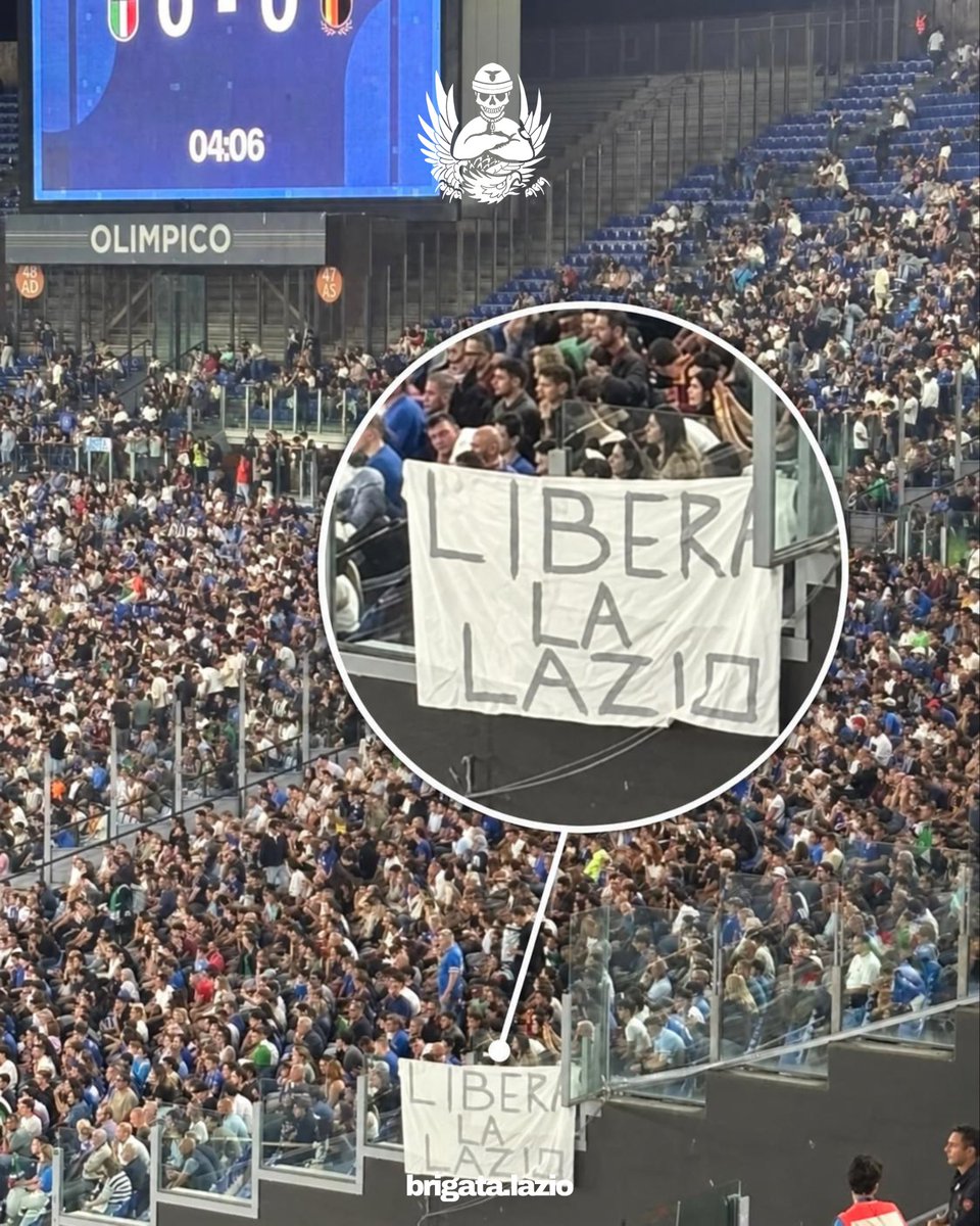 BrigataLazio's tweet photo. LIVE DALLO STADIO OLIMPICO

Durante Italia-Belgio compare sugli spalti una pezza con un messaggio chiarissimo:

“LIBERA LA LAZIO” https://t.co/YTLK0V5LlI