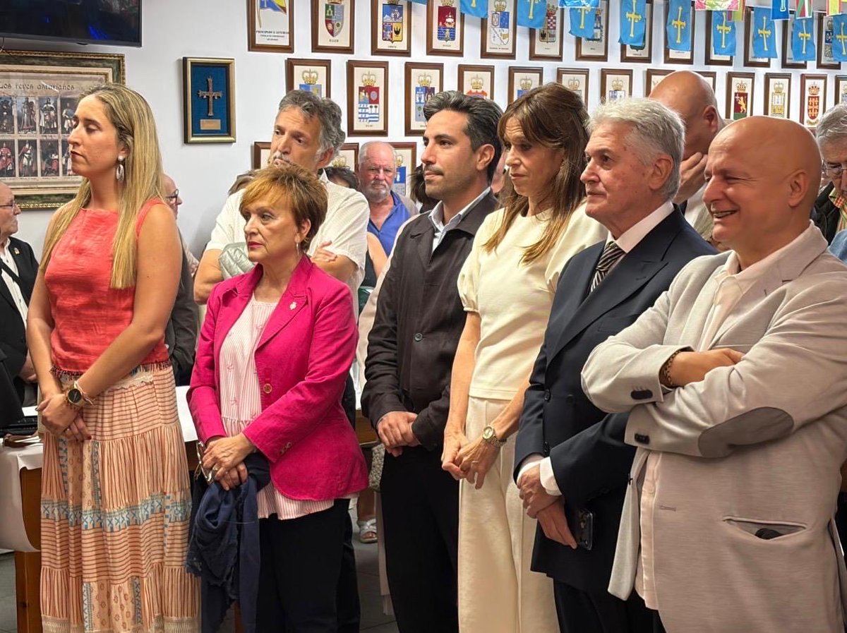 Jonnogales's tweet photo. 💙💛He acompañado a los asturianos y asturianas que viven en Vitoria-Gasteiz en la celebración del Día de Asturias. 

Un día para compartir y celebrar nuestras tradiciones y los lazos que nos unen.

¡Puxa Asturies! https://t.co/kJlJ4fYIBC
