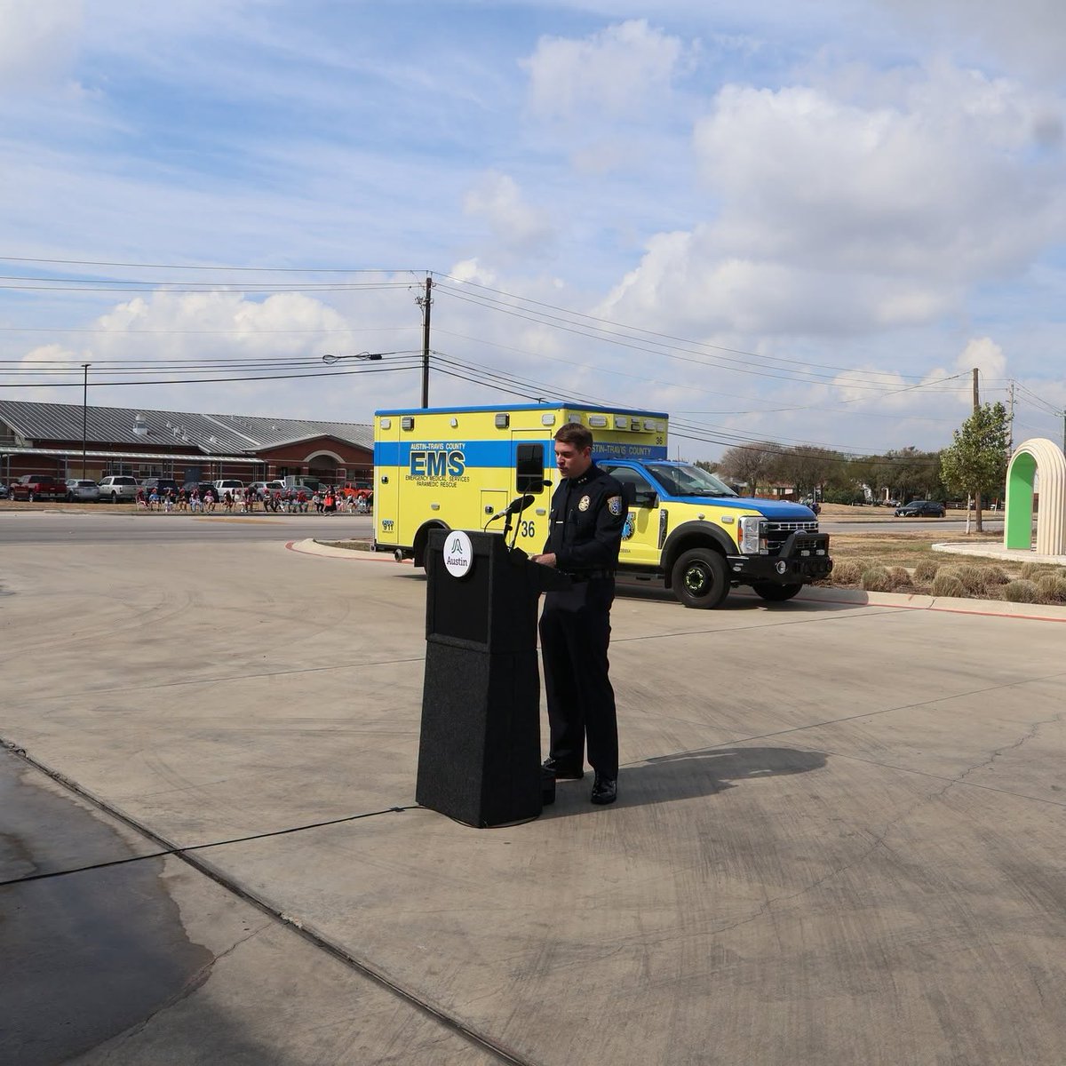 DelValleISD's tweet photo. 🎉Big news for the Popham community!🚒
In October 2022, Artist Augustina Rodriguez worked with our 3rd and 4th graders to design community-inspired sculptures representing our local Fire Dept. &amp; EMS.
Today: that vision is built and standing right across the street from Popham!🐼 https://t.co/E6FzylsW6z