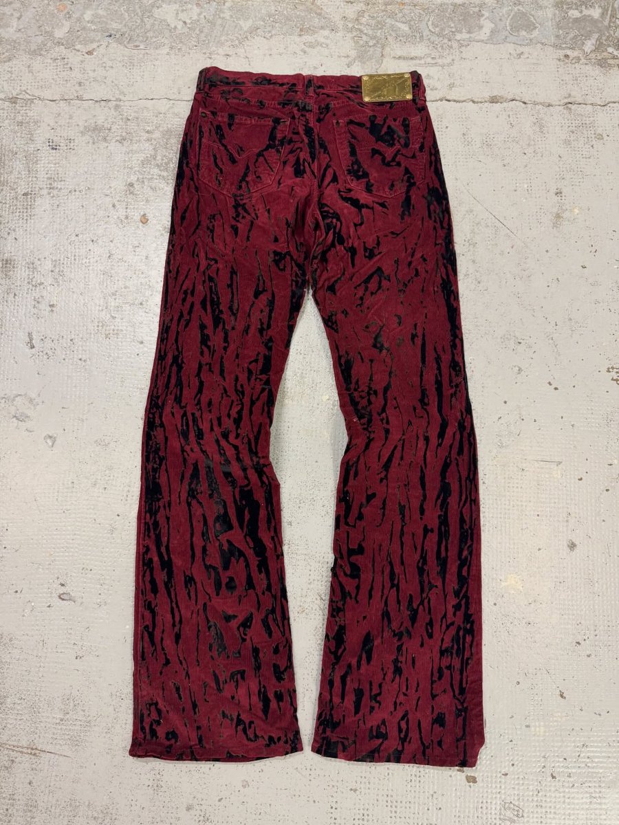 theattractmag's tweet photo. 2000s versace obscur velvet red pants https://t.co/aQvm6Idx40