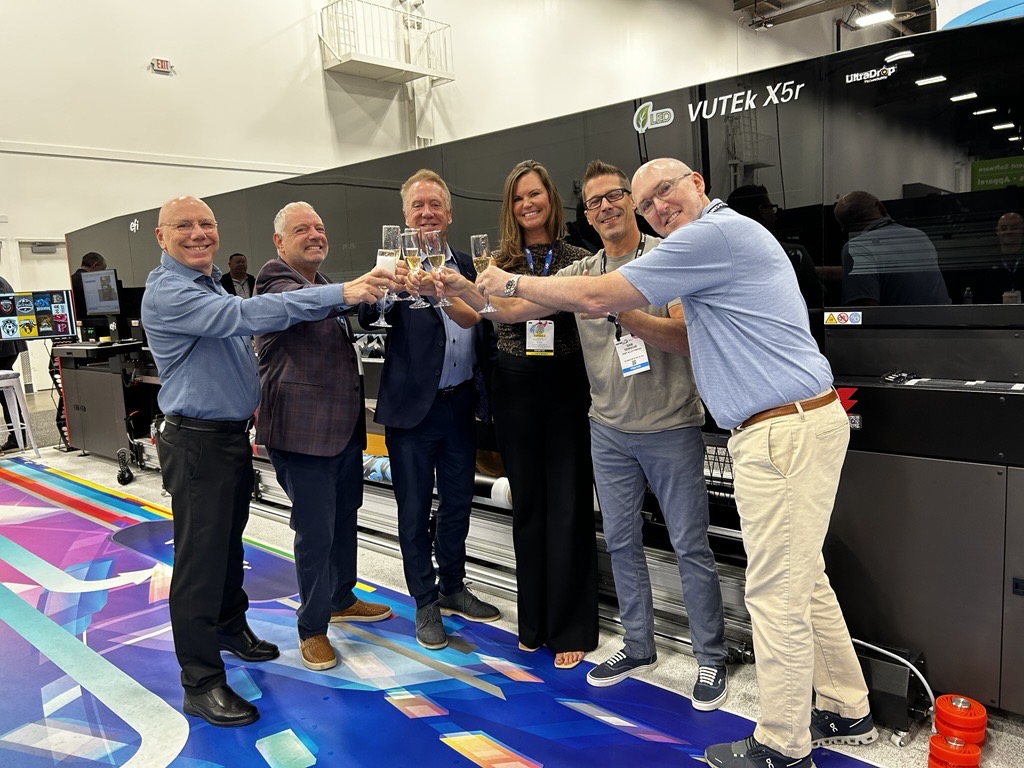 EFIPrint's tweet photo. Congratulations to Quiet Valley Products on their investment in an #EFIVUTEk X5r rolll-to-roll printer!

It was great to welcome owners Dan Deroche and Jim Van Stone to the EFI booth at #PRINTINGUnitedExpo and celebrate this latest addition to their production capabilities. https://t.co/RBEsmrdZnM