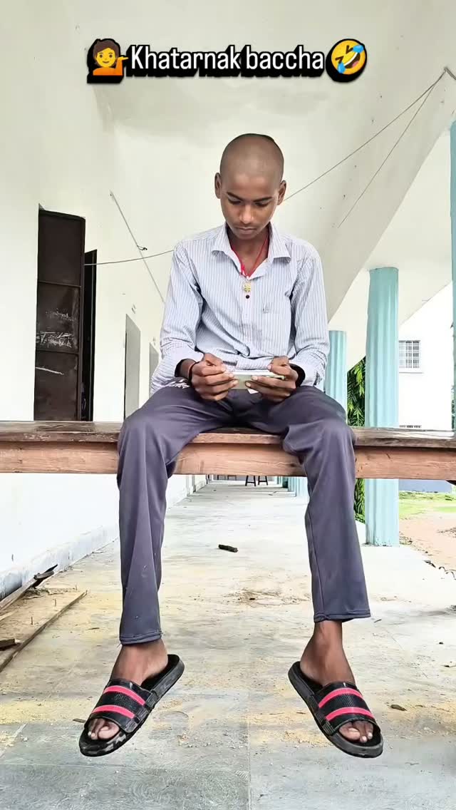 LoganFieldqwep's tweet photo. Khatarnak bacche ne takle ke sir par maar diya. https://t.co/wiFBm5Fff0