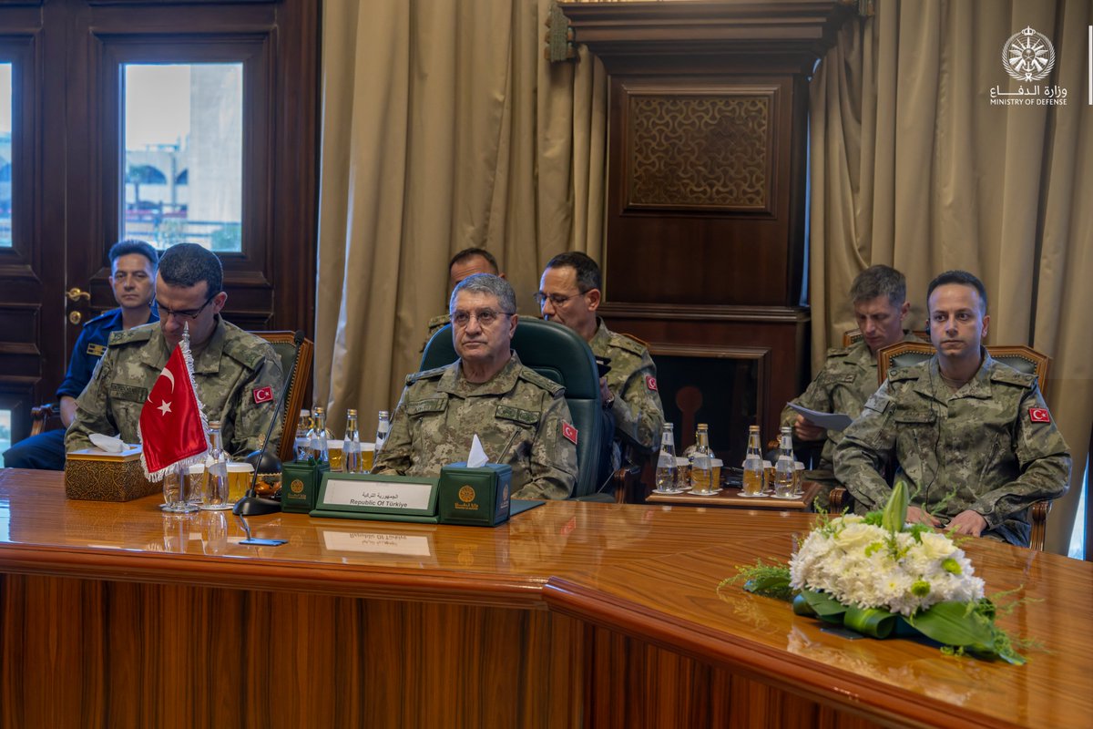 SPAregions's tweet photo. رئيس قوات الدفاع ورؤساء هيئات الأركان العامة للدول الأطراف في اتفاقية مكة للدفاع المشترك عقدوا اجتماعًا في الرياض استعرضوا خلاله الوضع الأمني والتهديدات التي تواجه المملكة العربية السعودية، وأعربوا عن استنكارهم الشديد للهجمات التي استهدفت مدينة مكة المكرمة والبنية التحتية المدنية والاقتصادية للمملكة. 
https://t.co/Amx0kHB7oT
#واس