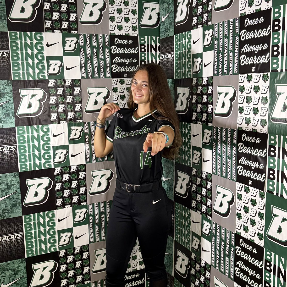 alison_bodick19's tweet photo. Headed to the 607💚 #committed
@BinghamtonSOFT @JBUMP_BU @MichaelaTransue @APR_Ruggiero @GoldGarvey @DiamondAddicts @USASoftball @ExtraInningSB @SoftbalAmerica @PrepSoftball @LineDsoftball https://t.co/0Tzdk7ef9J