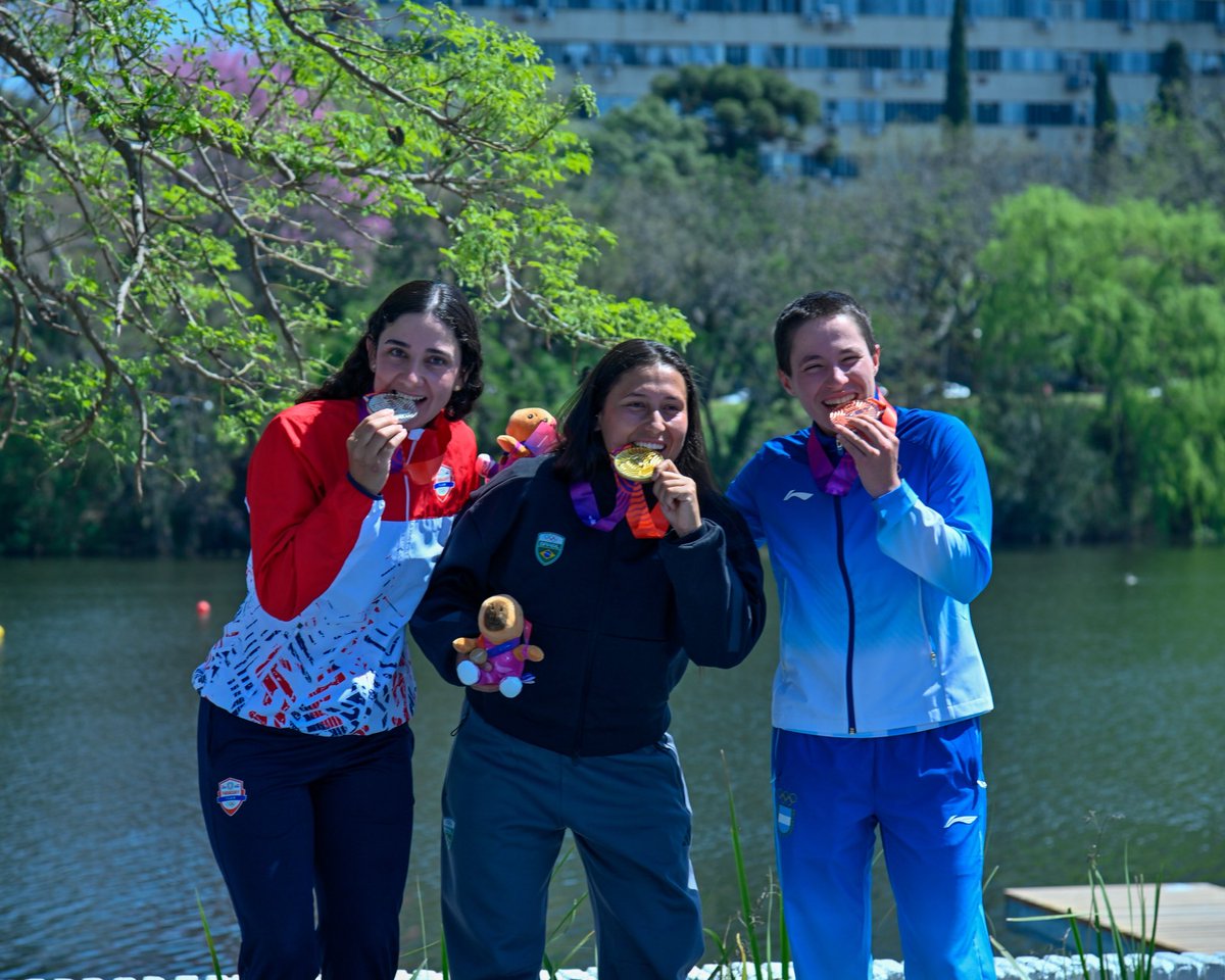 coparaguay's tweet photo. ✨ Ceremonia de Medallas 🥇🥈🥉
🥈 ¡MEDALLA de PLATA! | 🛶 #Canotaje | #TeamParaguay 🇵🇾🤩
🙋🏻♀️ ¡Ana Paula Fernandes Subcampeona Suramericana en Slalom Paralelo Femenino! 👊🏻💪🏻
✅ XIII Juegos Suramericanos Santa Fe 🇦🇷 2026 | @suramericanos26
💪🏻 #ParaguayPuede https://t.co/CmSoa5zgyQ