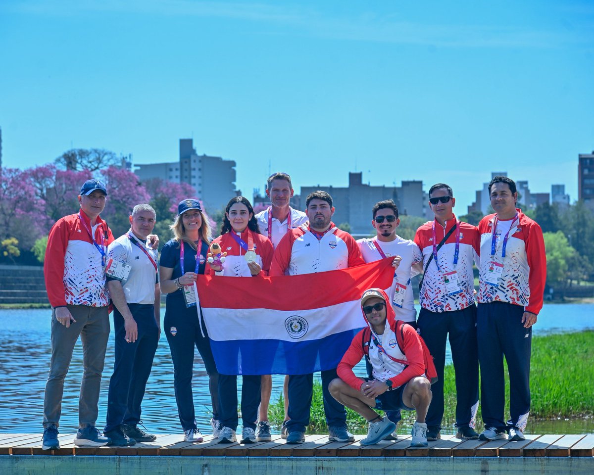 coparaguay's tweet photo. ✨ Ceremonia de Medallas 🥇🥈🥉
🥈 ¡MEDALLA de PLATA! | 🛶 #Canotaje | #TeamParaguay 🇵🇾🤩
🙋🏻♀️ ¡Ana Paula Fernandes Subcampeona Suramericana en Slalom Paralelo Femenino! 👊🏻💪🏻
✅ XIII Juegos Suramericanos Santa Fe 🇦🇷 2026 | @suramericanos26
💪🏻 #ParaguayPuede https://t.co/CmSoa5zgyQ