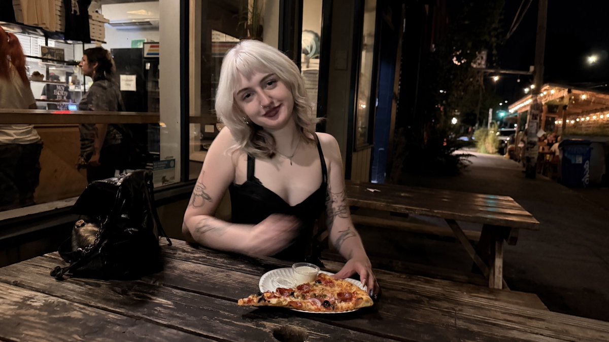 Vampiric_Lesboy's tweet photo. Two weeks ago I posted I was sexually assaulted by Alice/ Lice, babyextract / Alliciann
Since then, 3 others have reached out saying Alice pushed their boundaries, all from other black &amp; brown people
Please repost this to let people know what they look like + https://t.co/Megws8qVat