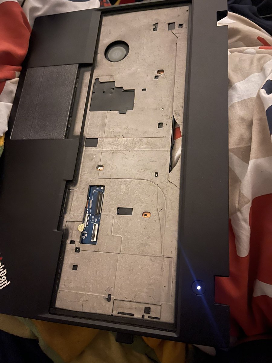 AlphanCZE's tweet photo. This is enough for a laptop ? https://t.co/FZPSeENMX8