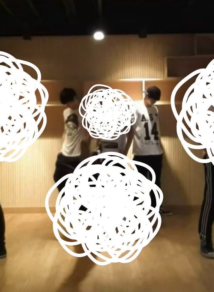 jaehyooonz's tweet photo. thinking abt how minhyuk and hyungwon would randomly talk abt their trainee days, then spend hours reminiscing how far they’ve come TOGETHER. i’ll forever be grateful that they found eo back then, fought together to debut, and have eo until now 🥺 ily my hyunghyuk https://t.co/aj5DYY7PKx