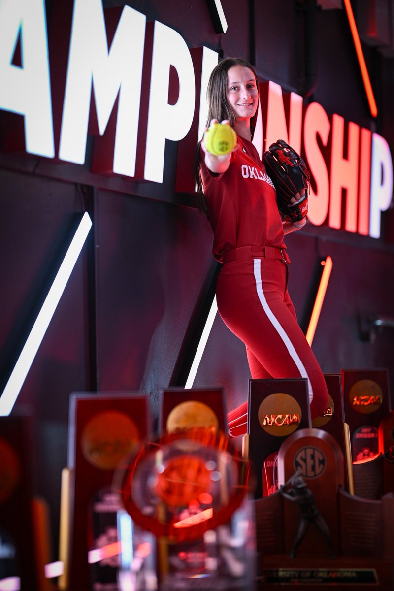 D1Softball's tweet photo. Oklahoma added three 2028 commitments over the past week, bringing its class to five.

Gia Ryan, Kate McCartney, and Grace Tonga are the Sooners’ latest commits.

Read more on each:
Ryan: https://t.co/J8pWJewAAn
McCartney: https://t.co/fdppl2uqA5
Tonga: https://t.co/UuzC6BTojR https://t.co/XGBclgGZ4W