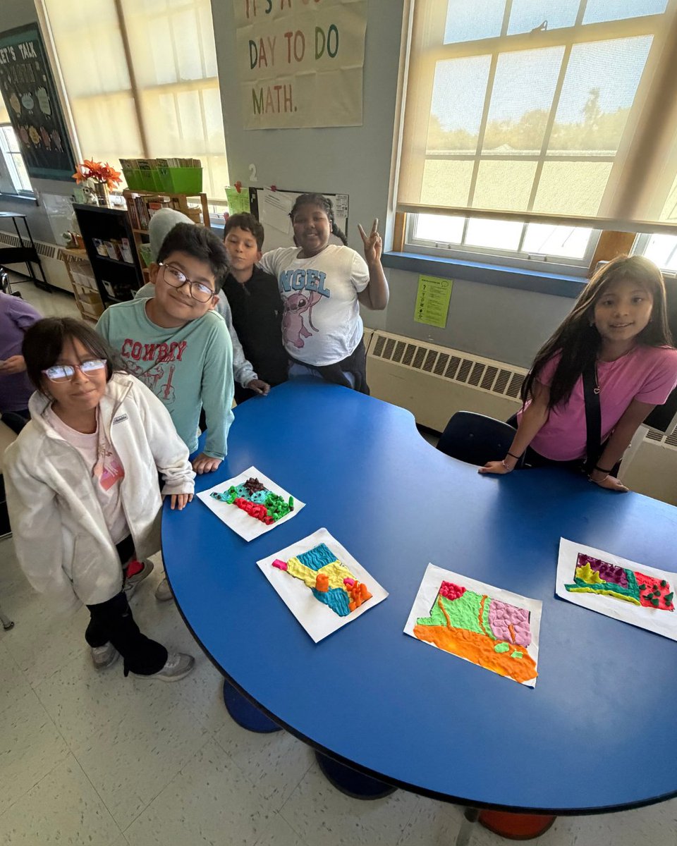 MeridenK12's tweet photo. John Barry Elementary Grade 4 students explored rocks, Earth, and its features in science! 🌎 Students created physical maps of Connecticut and built playdough models to explore Earth’s layers.

📸 Photo credit: Savanna Cleveland-McColl

#herestudentssucceed https://t.co/FaTBDjineH