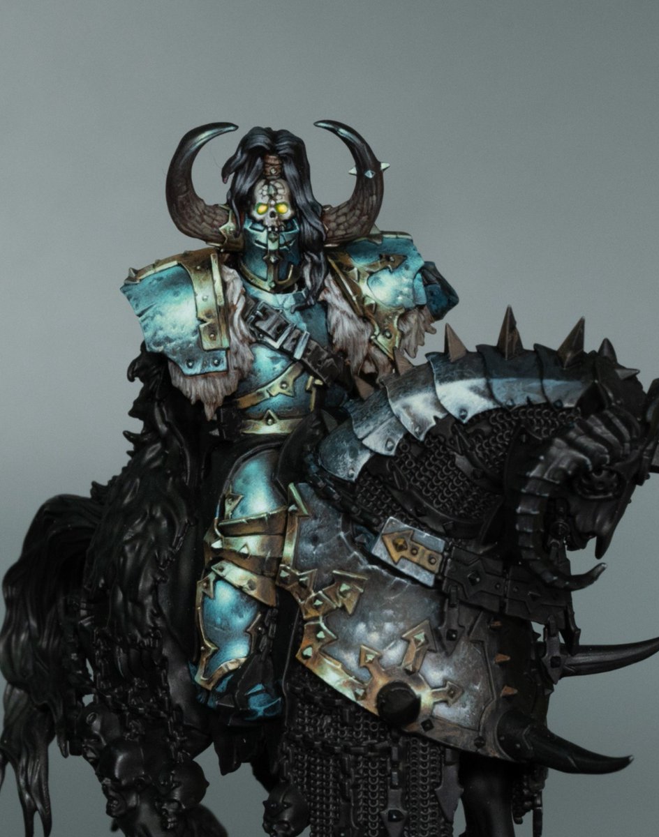 Daemonrich's tweet photo. Yet another update for my Chaos Lord. I hope you like updates as they'll be a lot more of him to come 😂.
#oldworld #artisopusltd #PaintingWarhammer #warhammercommunity https://t.co/TJX6rwK4fp