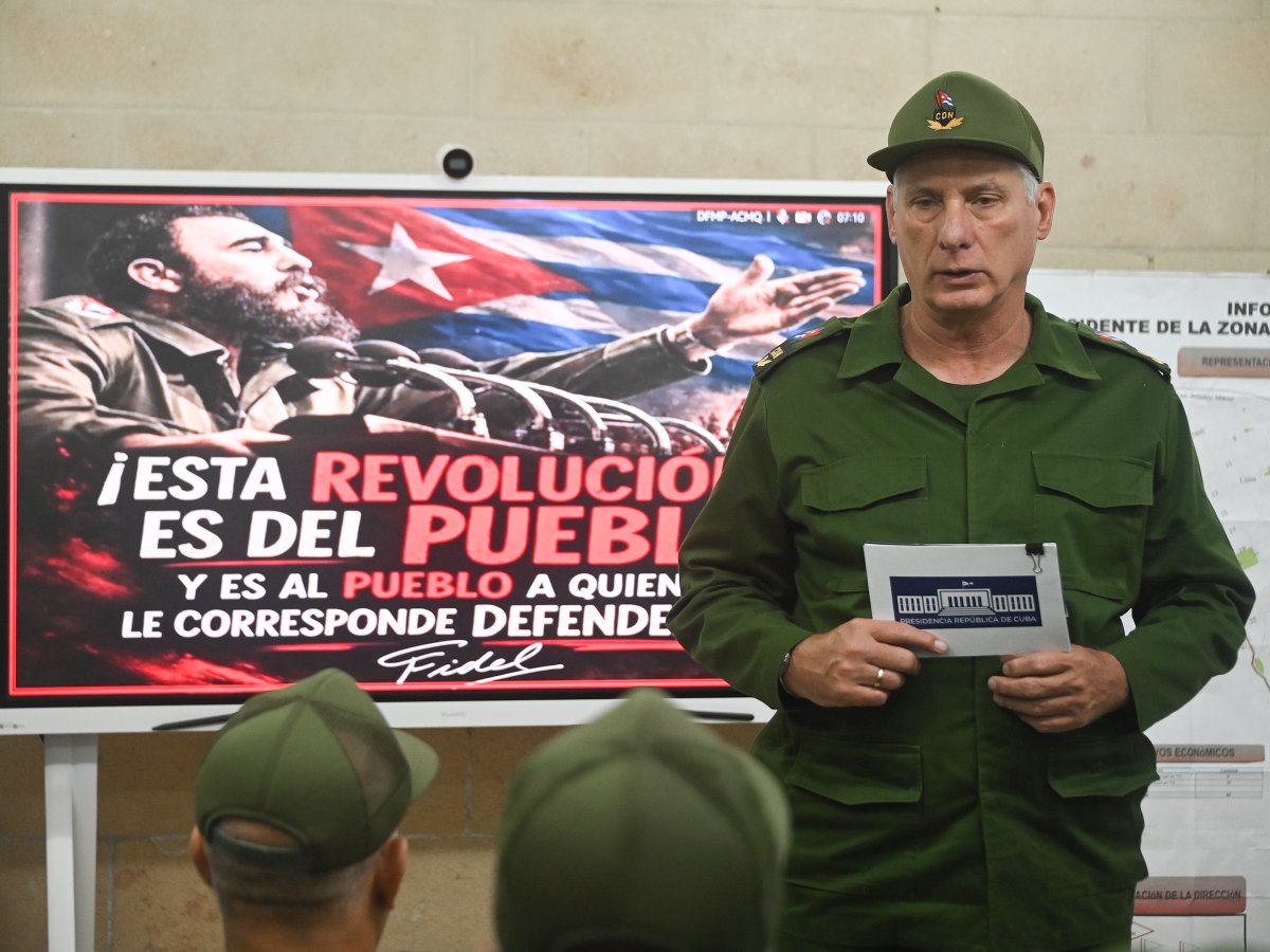 DiazCanelB's tweet photo. En una nueva jornada por el Día Nacional de la Defensa, desde el Consejo de Defensa de Zona “Rampa”, en Plaza de la Revolución, ratificamos que nuestra preparación es una prioridad del país.   

Dignidad y unidad son las premisas para proteger la Patria.

#Cuba 🇨🇺 https://t.co/nQ6i7yNCQ0