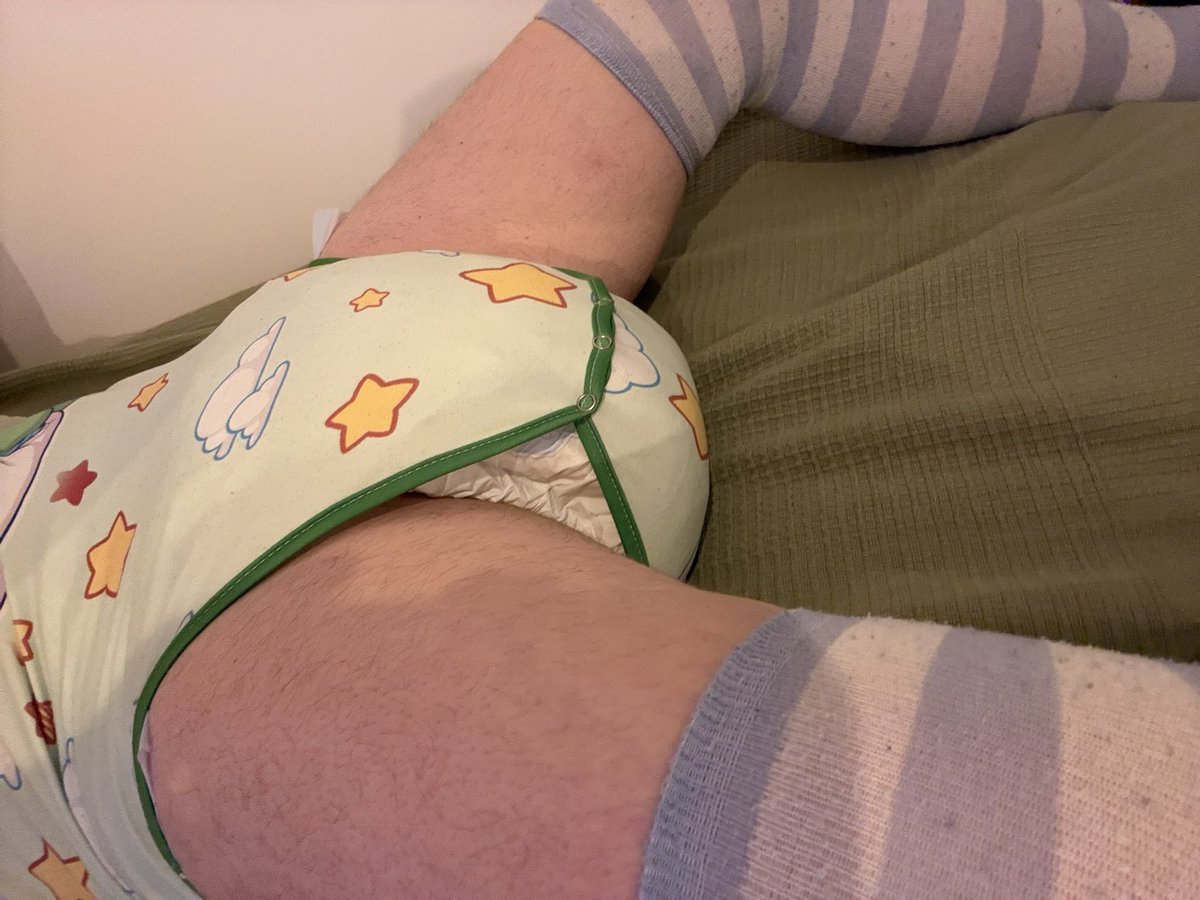 LittleDergMirx's tweet photo. Happy #BDF ~! I really wetted this with all the way like a good little hatchling~
#abdl #sissy #diaper #diaperboy #diaperfriday https://t.co/VhGRNXqwUw