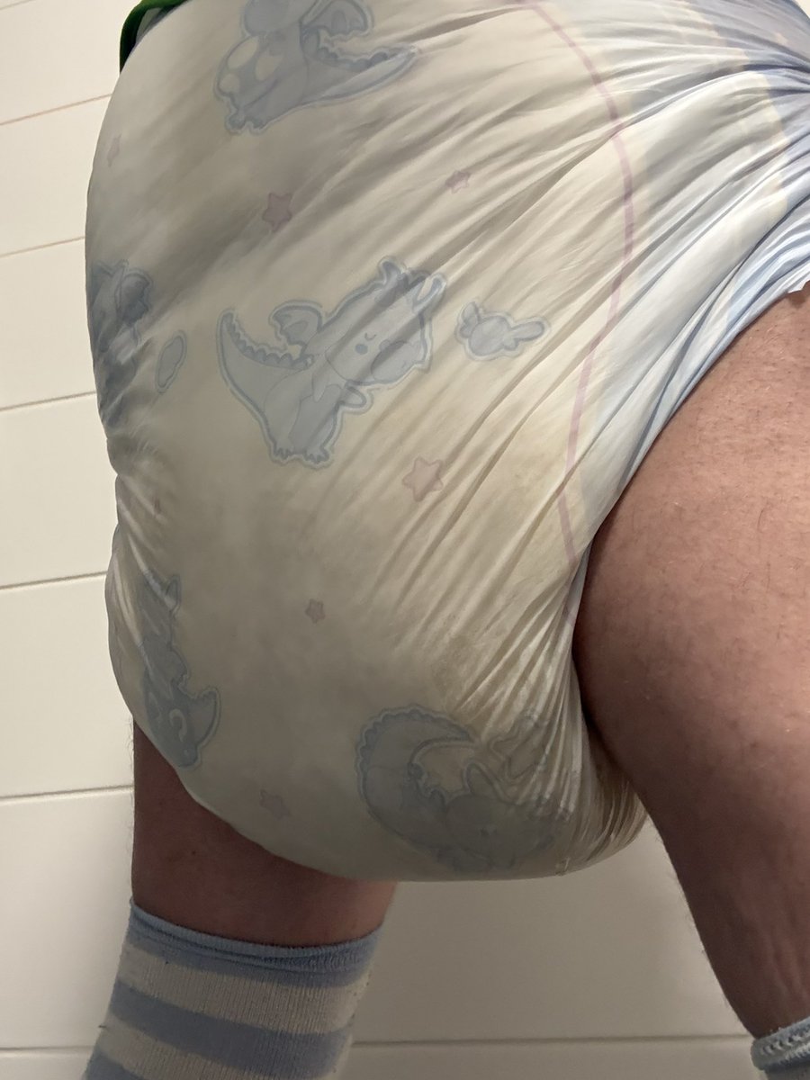 LittleDergMirx's tweet photo. Happy #BDF ~! I really wetted this with all the way like a good little hatchling~
#abdl #sissy #diaper #diaperboy #diaperfriday https://t.co/VhGRNXqwUw