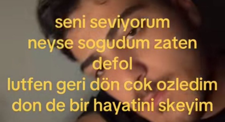 yoksiktir's tweet photo. saat 00.00ı gecince bizim duygu degisimi https://t.co/0zqlVypDTw