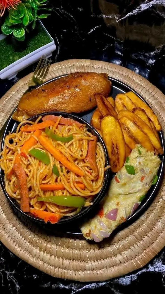 princekezzy's tweet photo. As them don pay salary dinner go sharp. 

Which one would you choose?
      A                                                   B https://t.co/FEXEqIeetl