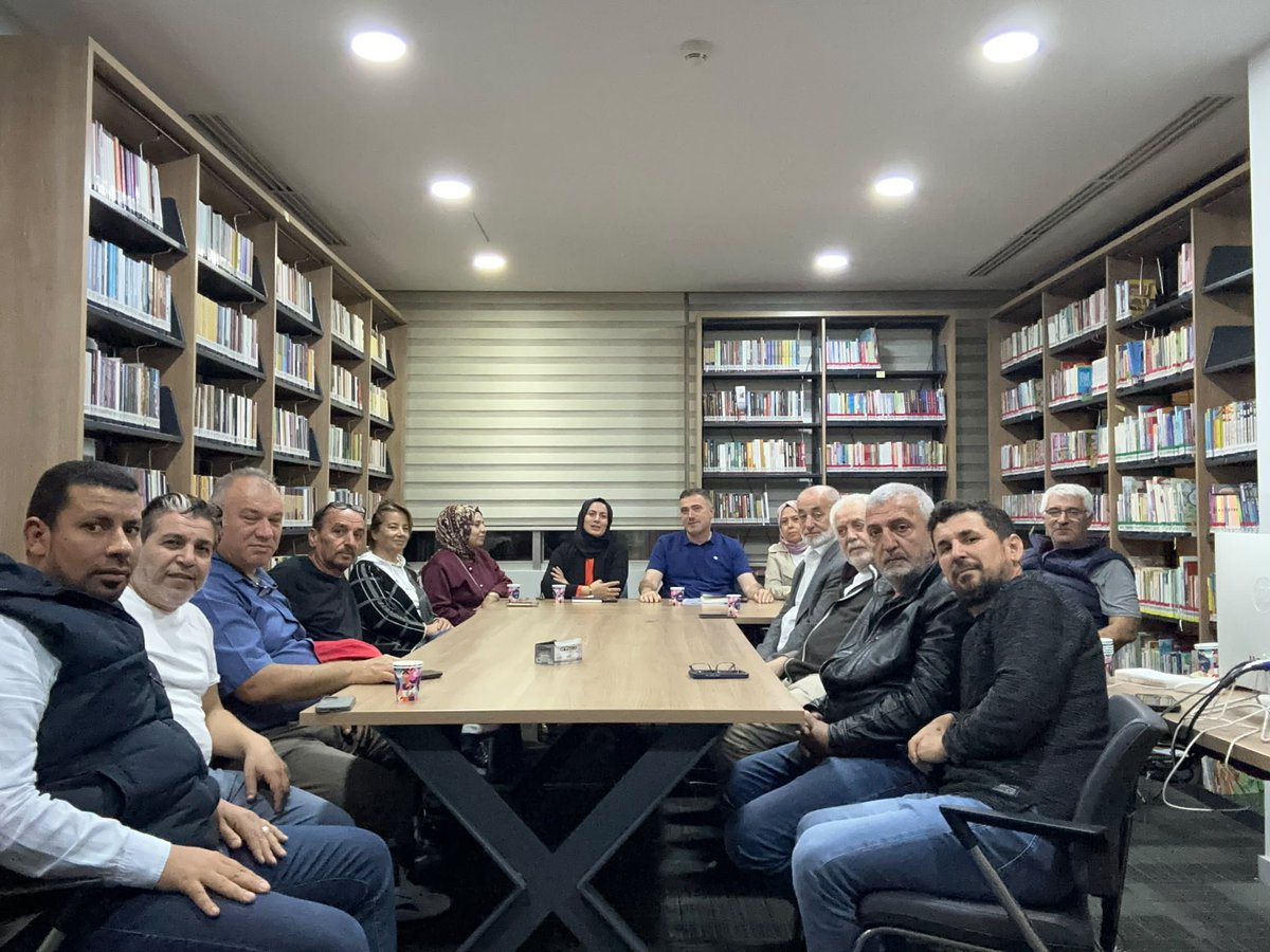 akpartibasakseh's tweet photo. Takvimler değişiyor ama Başakşehir için duyduğumuz sorumluluk ve heyecan hiç değişmiyor. 

Bu haftaki mahalle toplantımızda da her zamanki azimle bir aradaydık. Dinledik, planladık, sözümüzü tazeledik. Şimdi yine her sokakta, her kapıda olma zamanı! 

📍Bahçeşehir 1

#HerMahallesiyleBaşakşehir