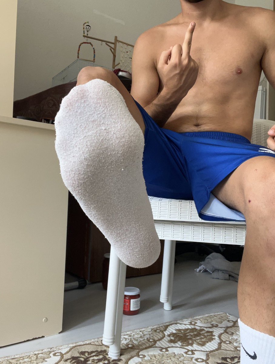 alivefa565's tweet photo. I know what you want to do to get under this foot. Obey our Master and make him happy by paying him.#mnwo @killoki21 https://t.co/FN44kWQ9iM
