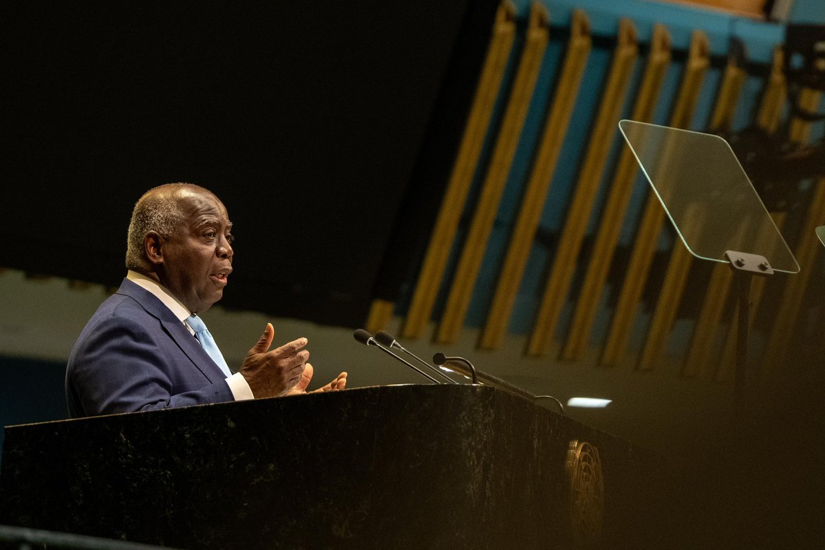 HonPhilipEDavis's tweet photo. These are not uncertain times.

We can see the world changing around us. The only uncertainty is how we choose to respond.

For The Bahamas, that means standing firm for our sovereignty, our people, and our future. 🇧🇸 https://t.co/rPZZHromhV