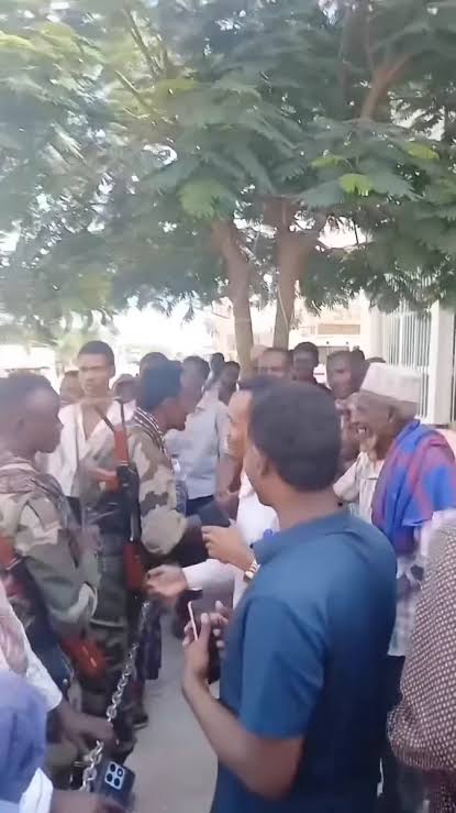 HeloBongiovani's tweet photo. Etiópia : Frente Revolucionária de Unidade Nacional Afar ("Uguugumo") capturou a cidade de #Abala (Abqaala), na Zona Kilbatti Rasu (vídeo)

https://t.co/ZwrVrYCH0t https://t.co/Qk9XbwOPJI