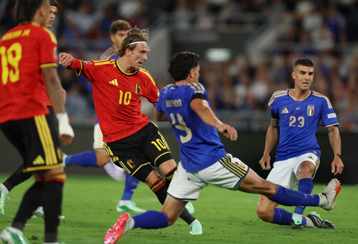 Buungau33's tweet photo. Half-time! Italy 0-1 Belgium
#ยูฟ่าเนชันส์ลีก
#อิตาลี
#เบลเยียม
#sakdakul https://t.co/KvuVKhJKNp