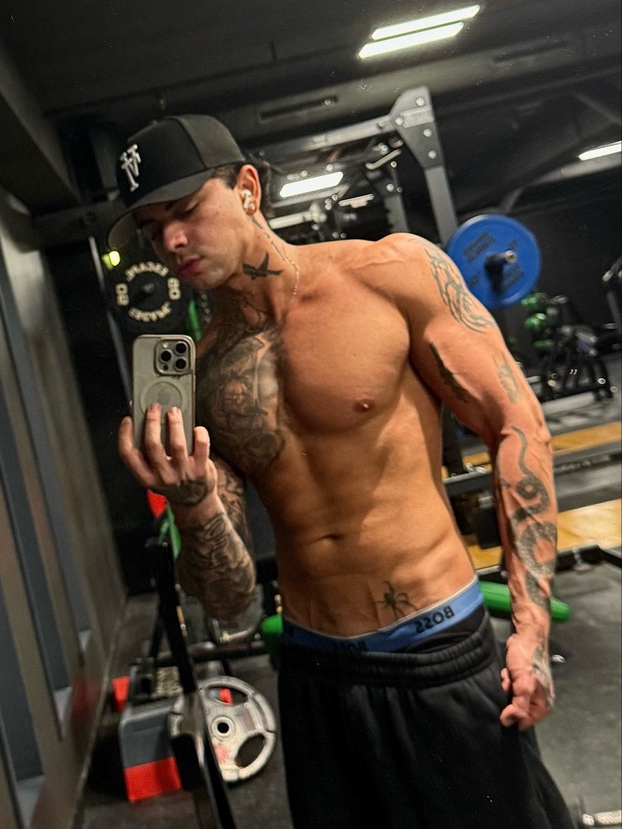 AlphaDamon_'s tweet photo. drück ab du loser paypal im bio #findom #alpha https://t.co/J9MfaVDbsz