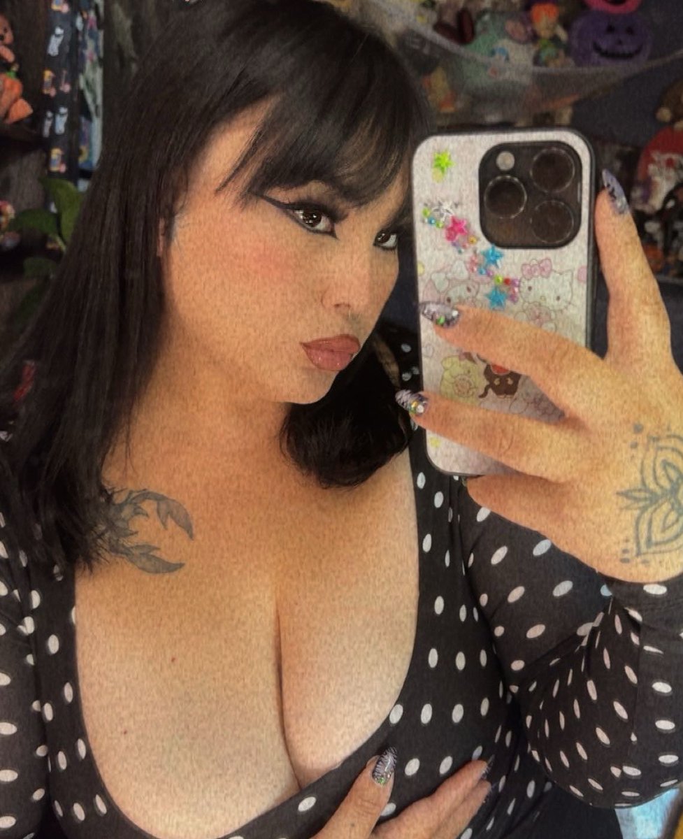 sadscorpx's tweet photo. Happy Friday🖤 send me paychecks 💋 telegram @ Sadscorpx https://t.co/ADj6wWR9XI
