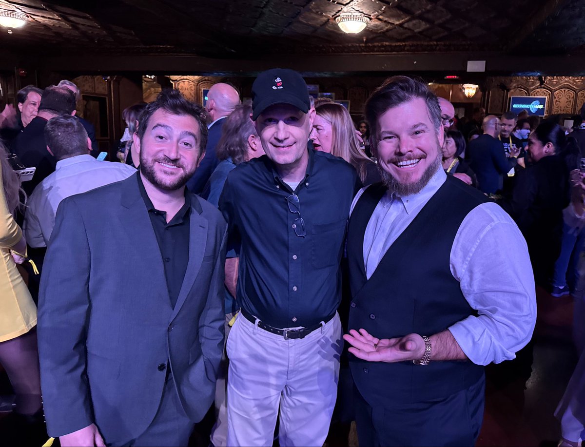 observantview's tweet photo. ✨Celebrated 60 years of Star Trek last night with Captain Kirk himself: @WilliamShatner and other Trek crew members at the premiere of The Sixty Year Mission documentary.🖖🏻 With pals @vince_martella & @ErrigoVoice (Phineas & Ferb) at the after party.
#trek60 #history https://t.co/Vv2rqowftB
