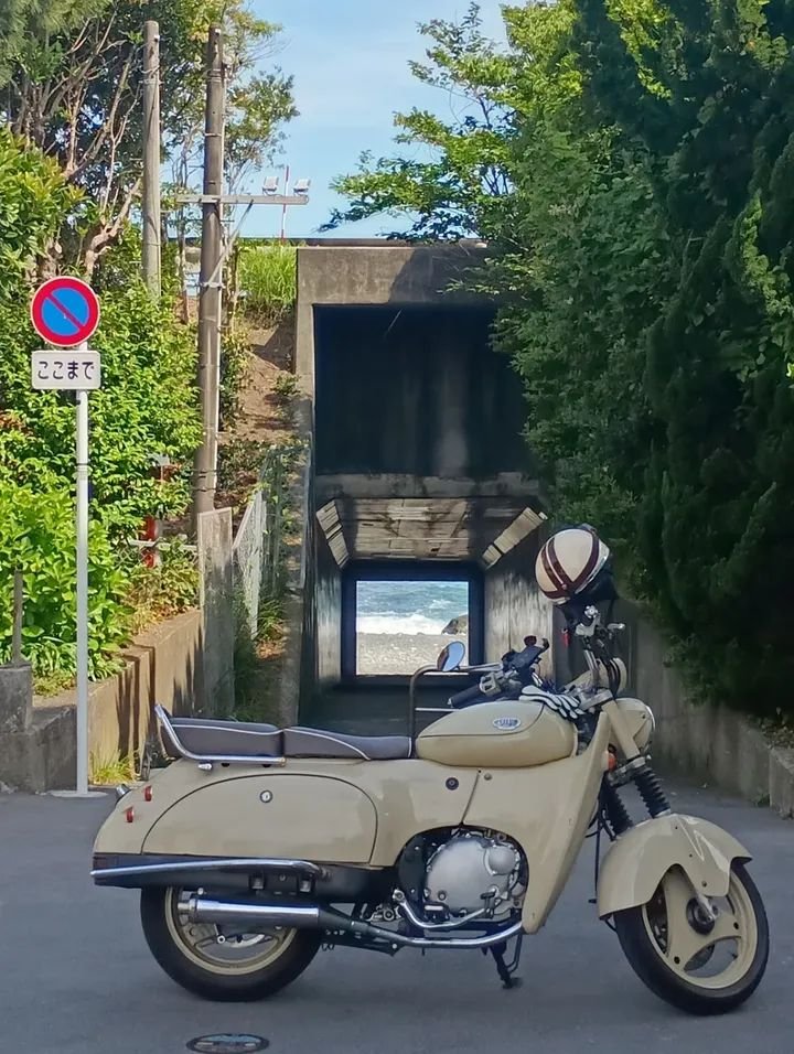 raguel69_fallen's tweet photo. 今年の夏、お気に入りのバイク写真📸🏍️

Xで素敵なバイクやライダーさんを見るたび、
「いつか一緒に走れたら楽しそう😁」
と思っています。

SEVEN WIND RIDERSのように、
走って、撮って、食べて、笑える仲間に出会えたら最高です！

まずはバイクの話からでも😊
素敵な出会いがありますように🏍️✨ https://t.co/LJxpFxOOF7