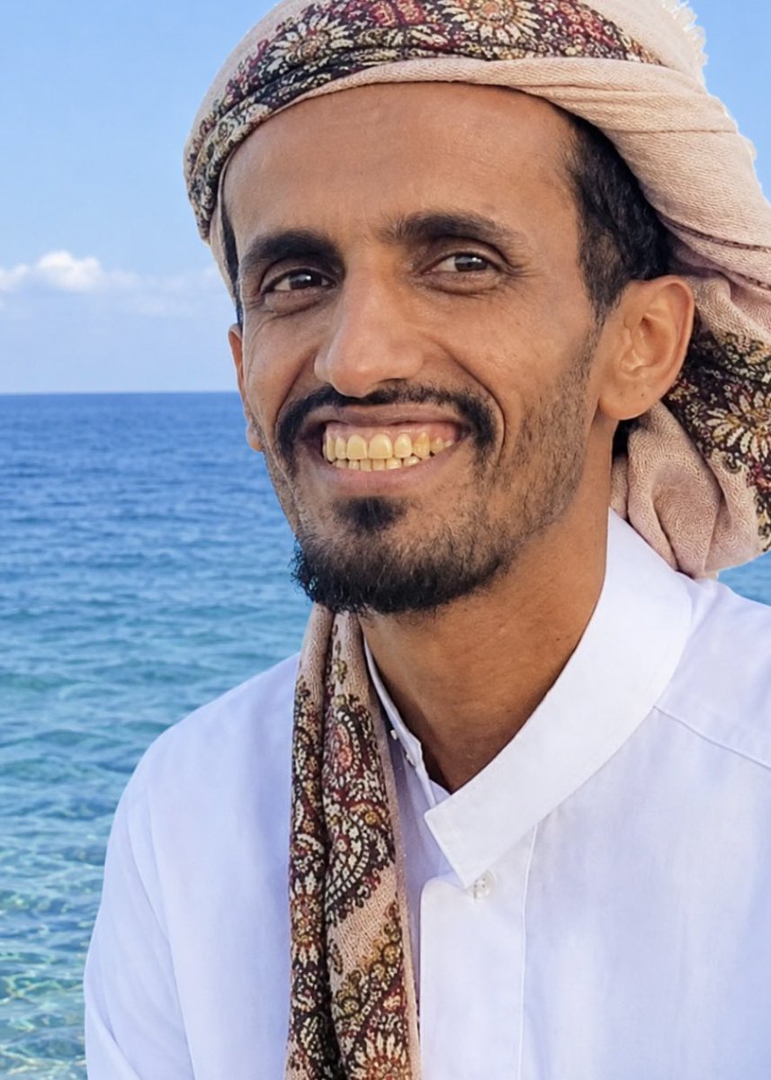 RashidMaarouf's tweet photo. العسيق هذا عادل الحسني ليس حوثي ولا يمثل الحوثي هذا يمثل سياسة عمان تجاه اليمن هو بوق يعمل بالتنسيق مع الاستخبارات العمانية وينشر بتوجيهات مباشرة من قبل الاستخبارات وهو متواجد حاليا ومقيم في سلطنة عمان منذ بداية العام الجاري ولم يعد متواجدا في تركيا كما يعتقد البعض ولذلك وجب التنويه بأن عمان تسمح له بالإساءة ومهاجمة الحكومة اليمنية والتحالف ولو كانت عمان غير موافقة على هذا التصرف كانت قد وجهت له إنذار و أوقفته ولكن اللعبة واضحة ويجب أن نعرف غريمنا الرئيسي الذي يتظاهر بأنه المصلح والوسيط وهو في الحقيقة المعرقل لأي حسم ويعمل جاهدا لدعم الحوثي وتلعب عمان لعبة قذرة تجاه اليمن والمملكة هذه الحقيقة بعيدا عن أي مزايدات سياسية أو تكهنات عمان أحد أذرع إيران في المنطقة.