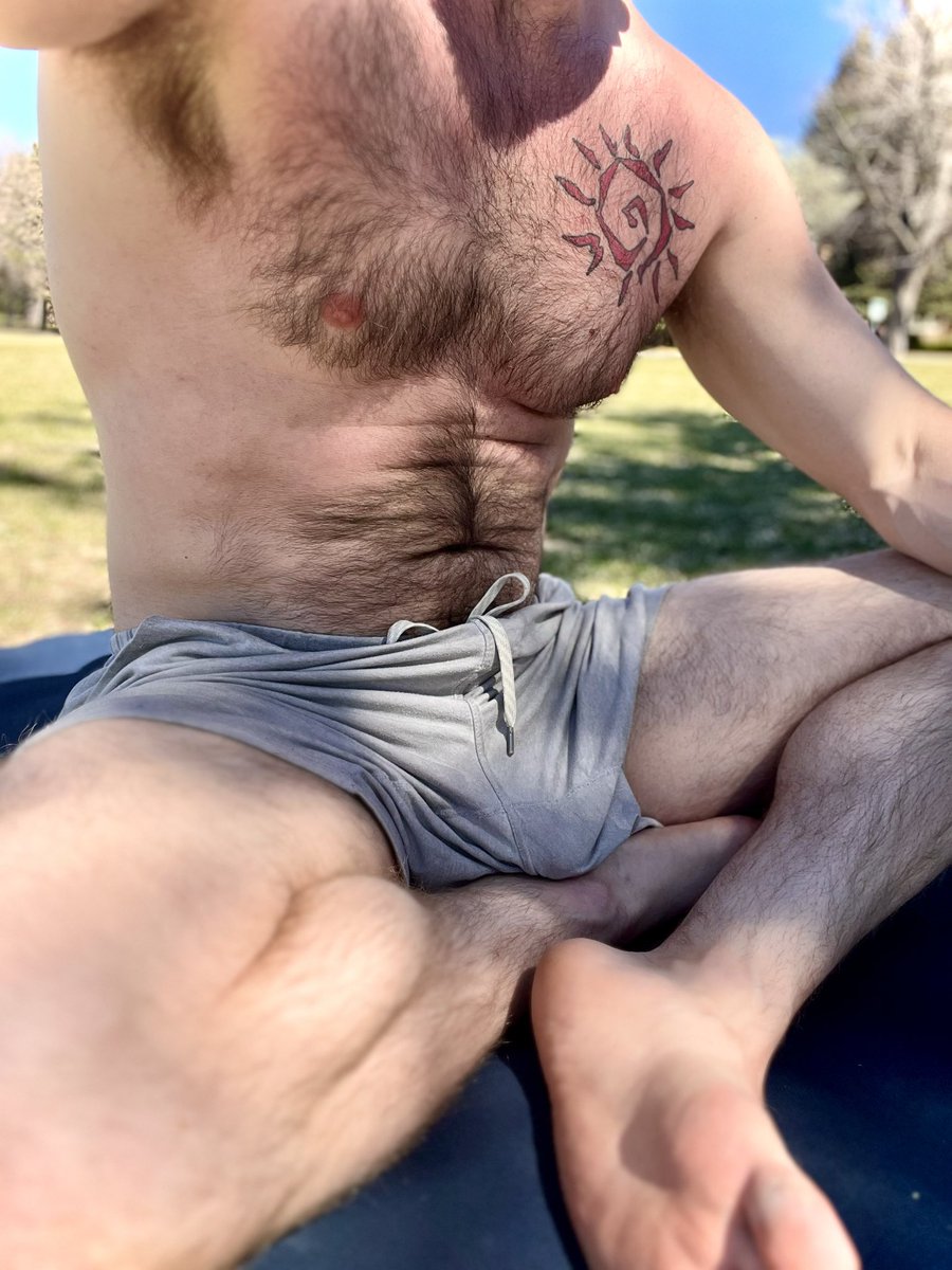 MeditateMiles's tweet photo. Meditating in the park https://t.co/ti2ncA28nS