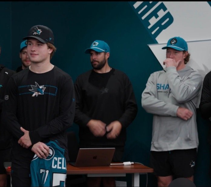 willsbanabread's tweet photo. toff trying not to cry over his son becoming captain omg 😭 https://t.co/waqCkKt30A